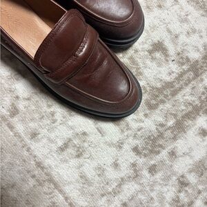 BRAND NEW Classic Brown Loafers